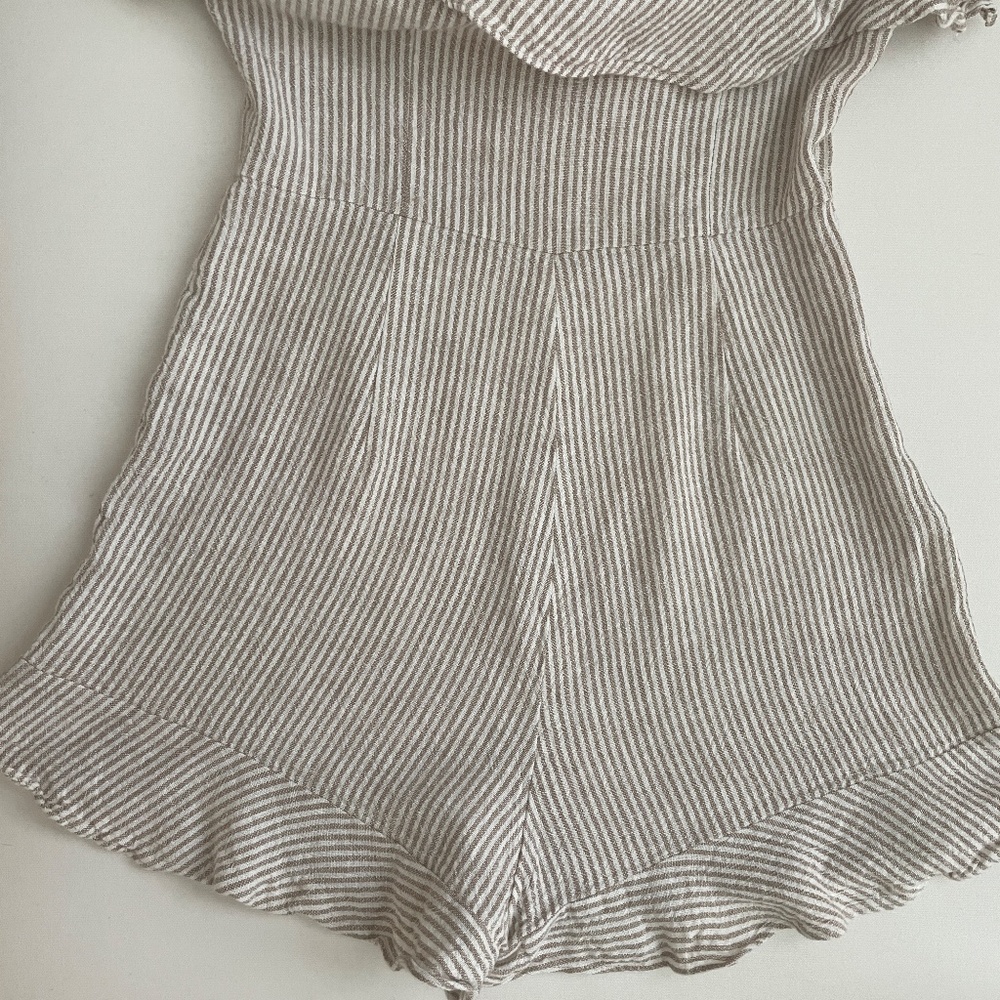 INTERMIX Linen Blended Pinstriped Beige/Cream, One Shoulder Ruffle Romper, Small - Picture 16 of 16